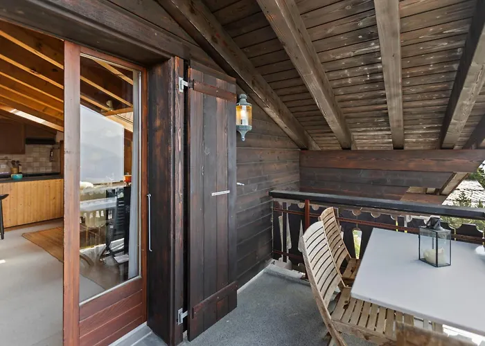 Piscine, & Vue Sur Le - 6 Pers